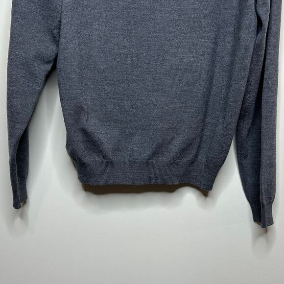 Brooks Brothers Extra Fine Italian Merino Wool Gray V Neck Sweater Size M - Picture 7 of 7